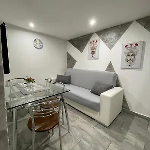 House Soleil Apartament Katania